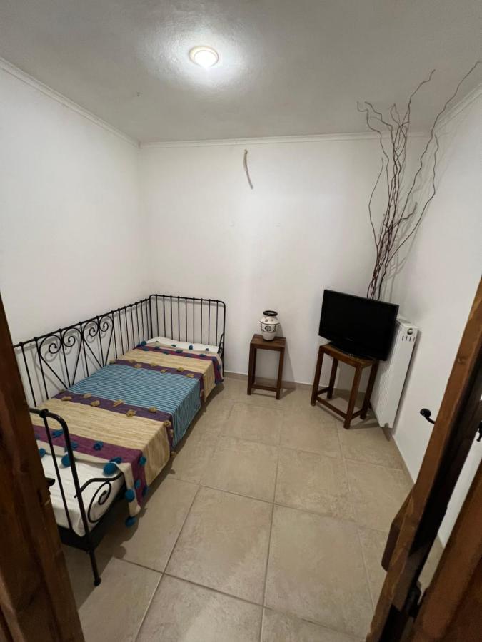 Apartment In Salamina With Garden & Sea View Selinia 外观 照片