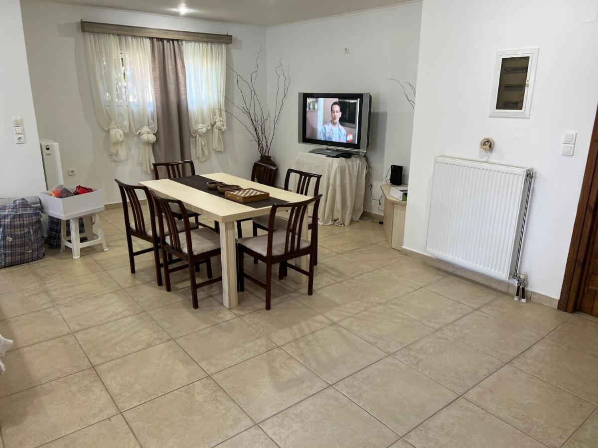 Apartment In Salamina With Garden & Sea View Selinia 外观 照片