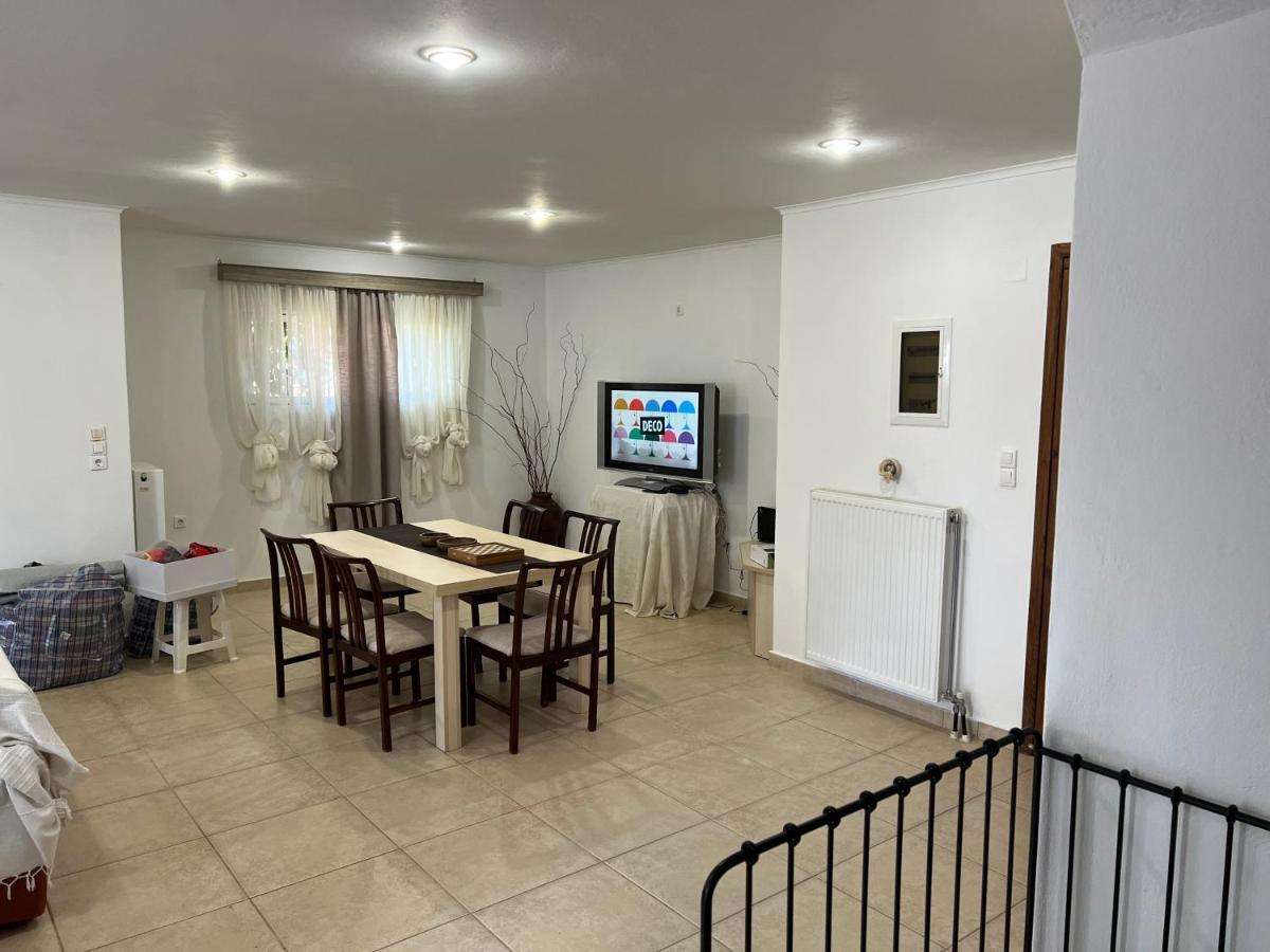 Apartment In Salamina With Garden & Sea View Selinia 外观 照片