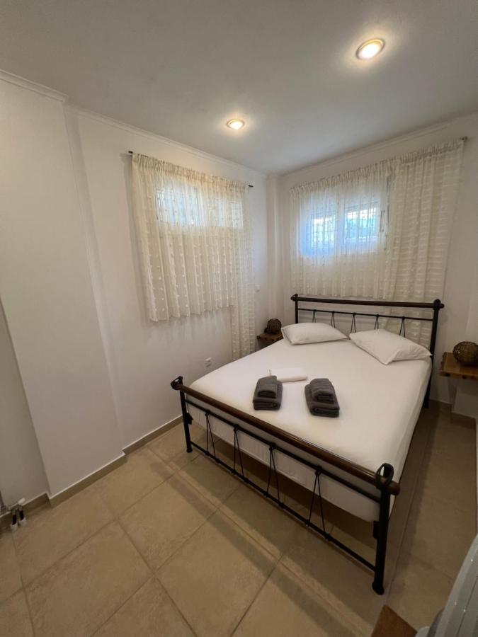 Apartment In Salamina With Garden & Sea View Selinia 外观 照片