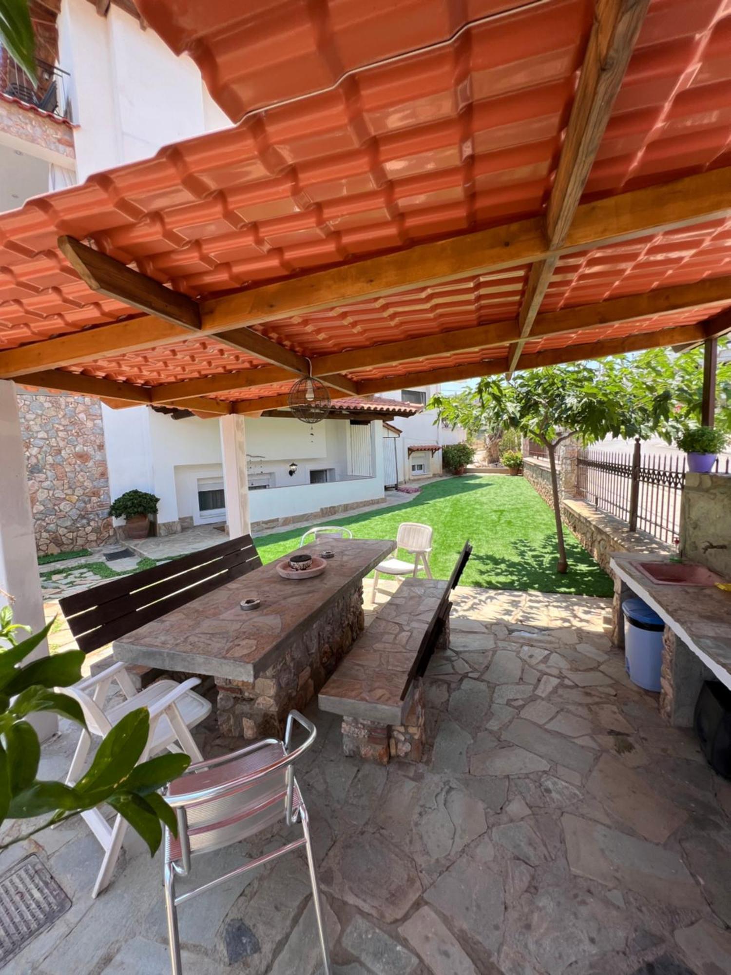 Apartment In Salamina With Garden & Sea View Selinia 外观 照片